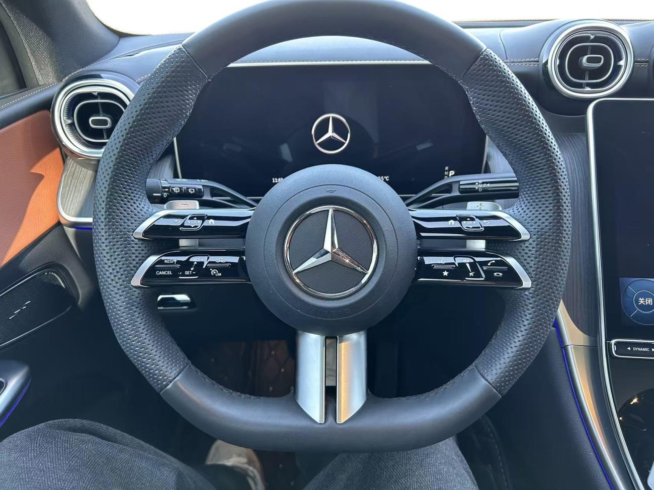 Mercedes-Benz GLC 260 L 2024