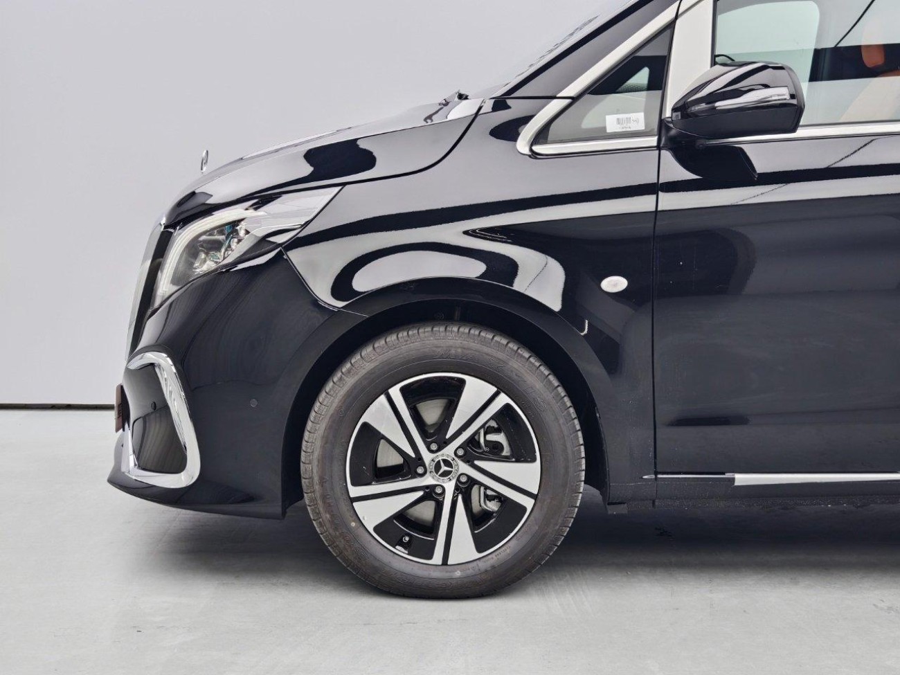 Mercedes-Benz 2024 2025