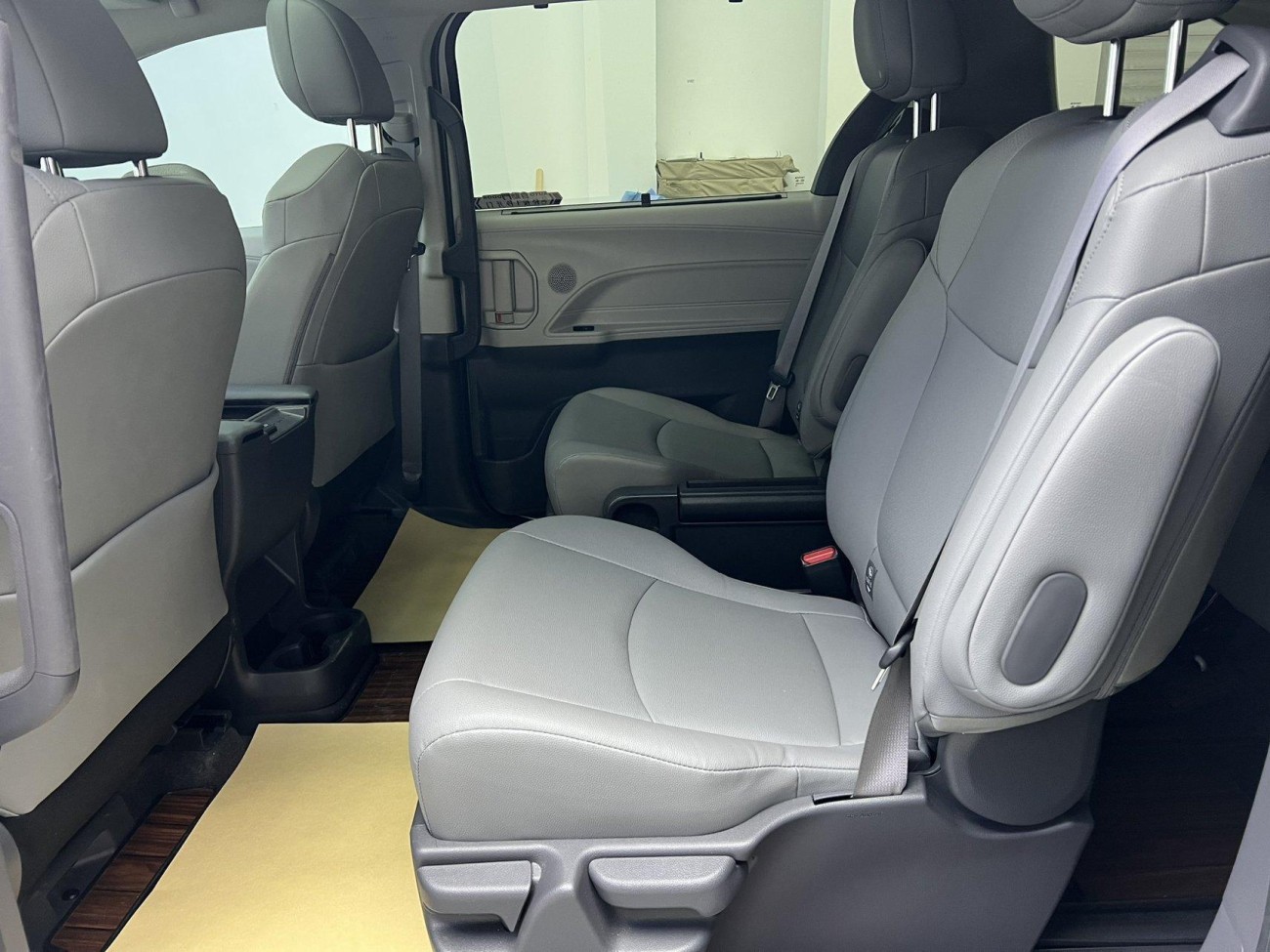 Toyota Granvia 2024