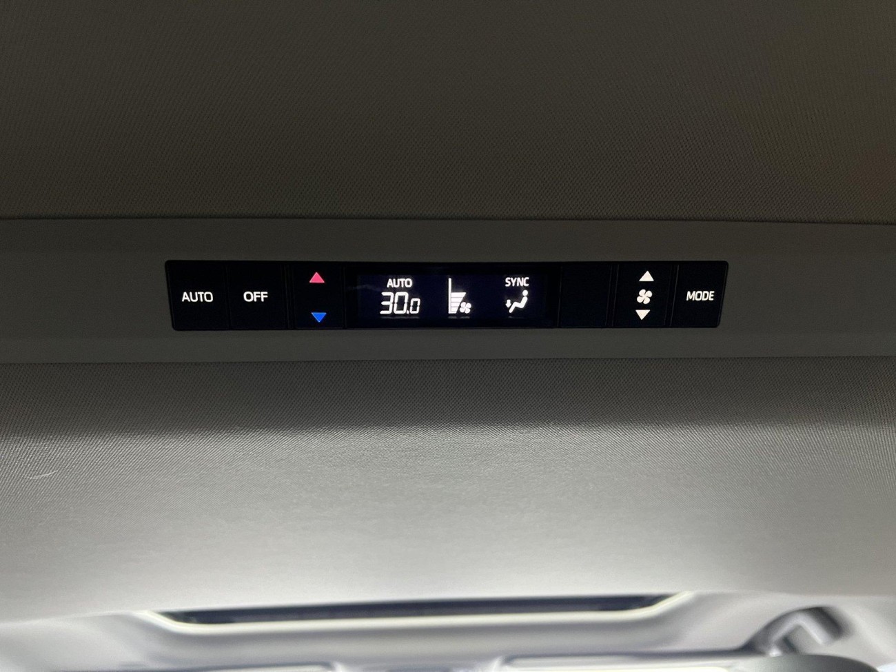 Toyota Granvia 2024