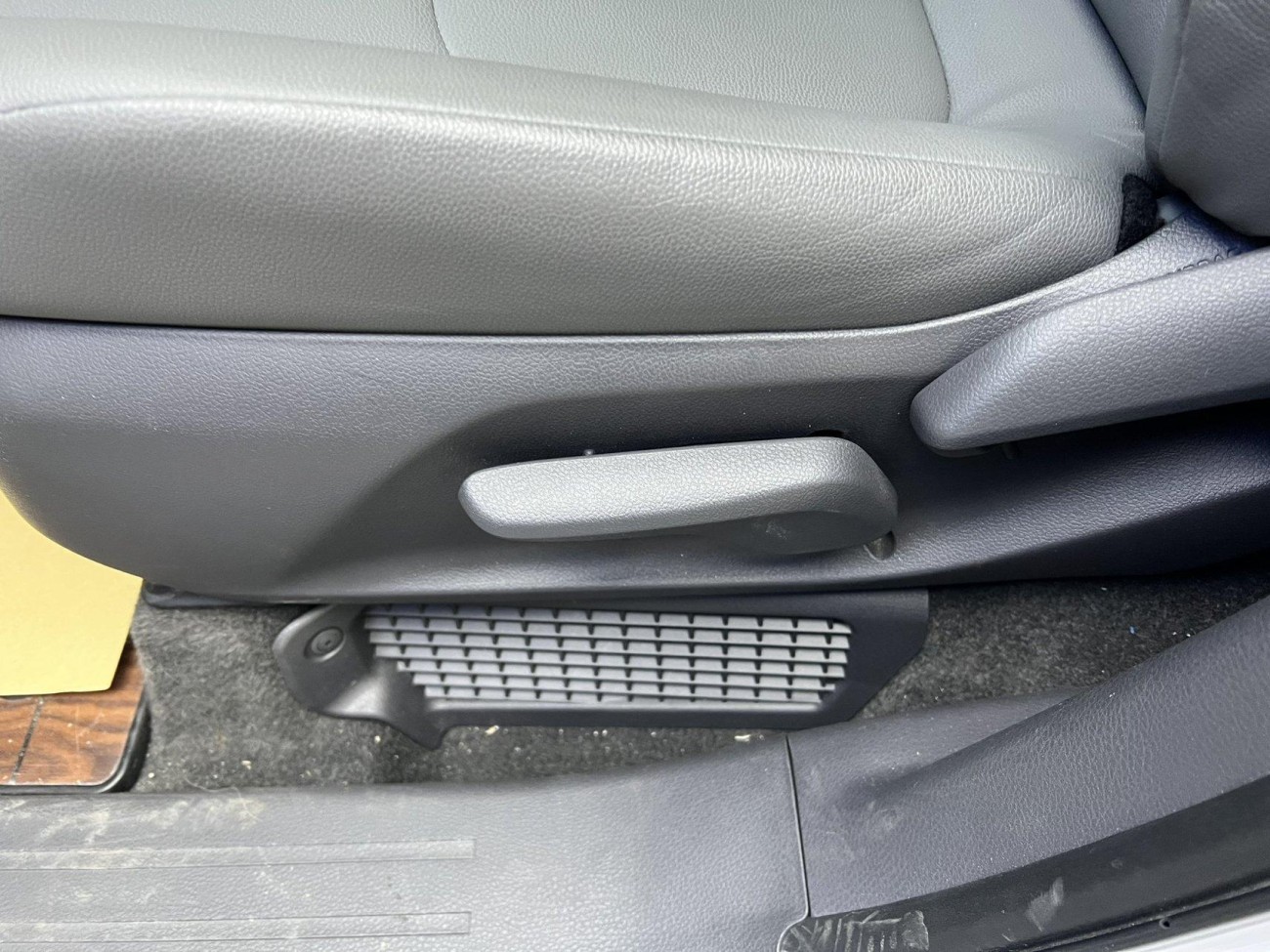 Toyota Granvia 2024