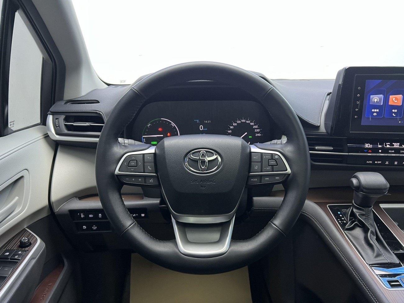 Toyota Granvia 2024