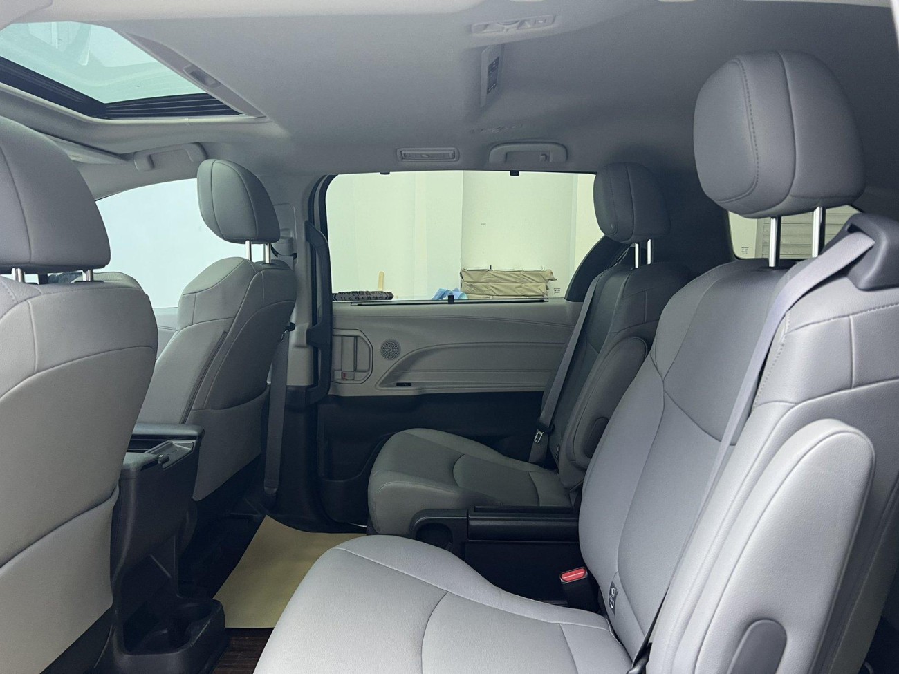 Toyota Granvia 2024