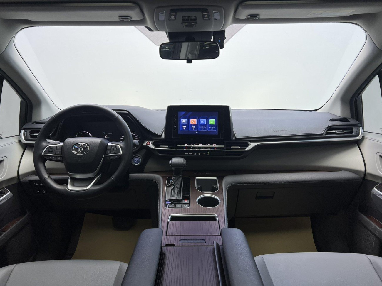 Toyota Granvia 2024