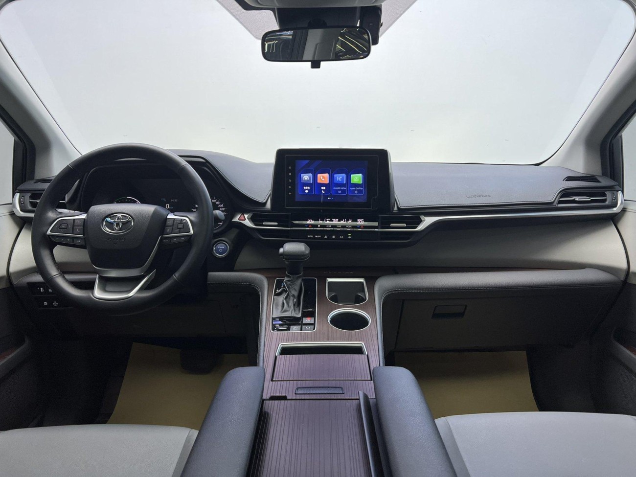 Toyota Granvia 2024