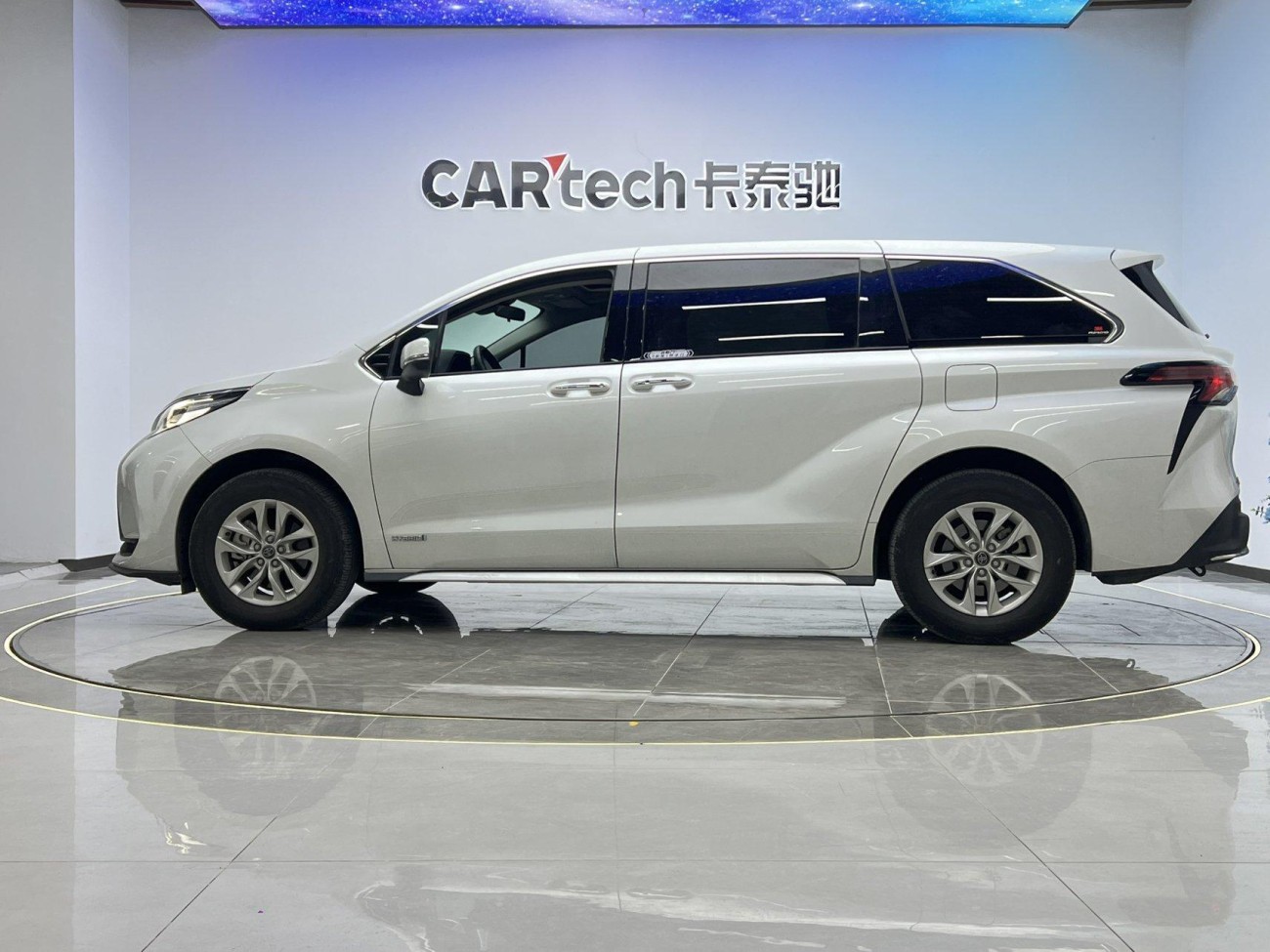 Toyota Granvia 2024