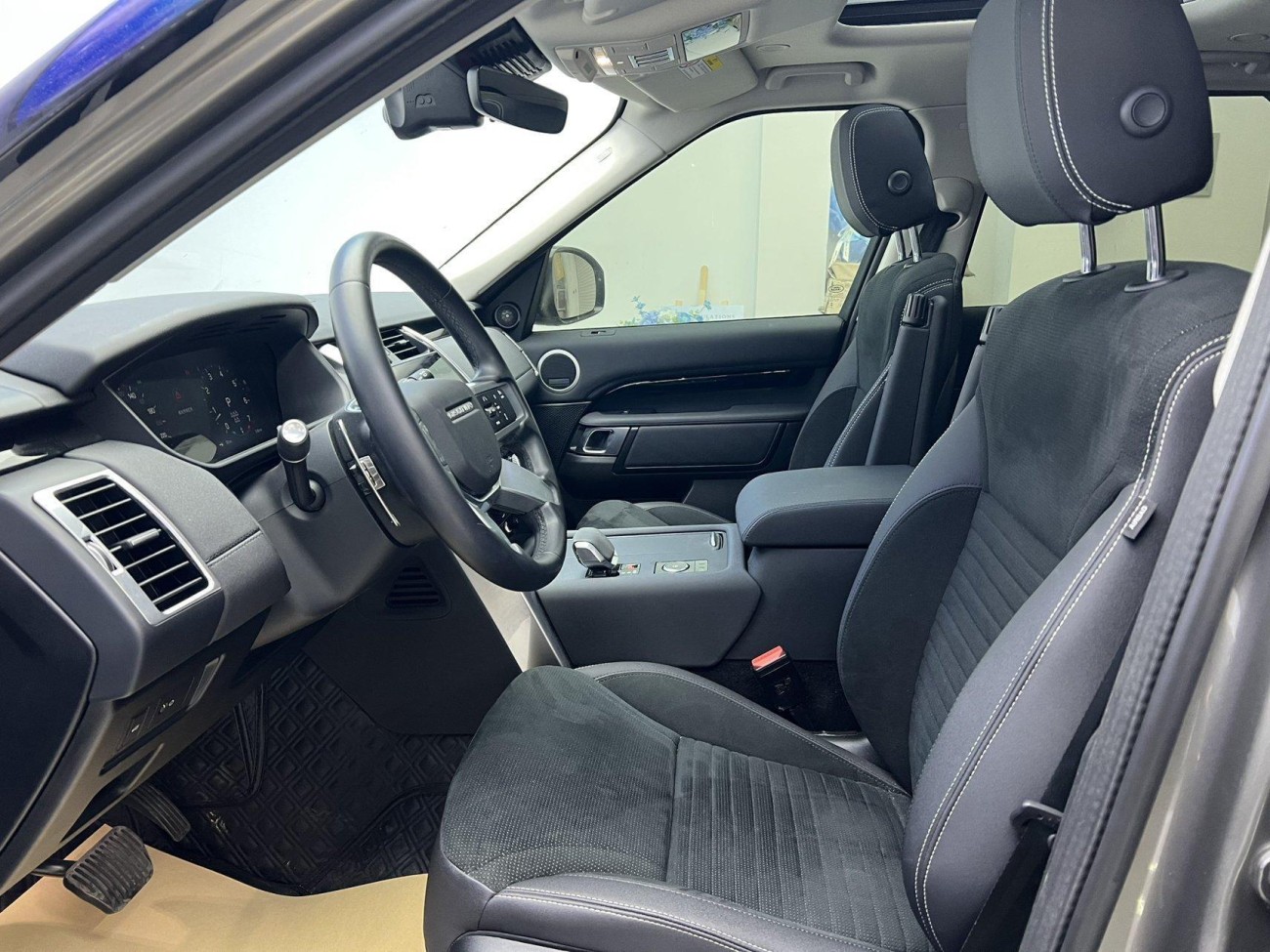 Land Rover Discovery 2024