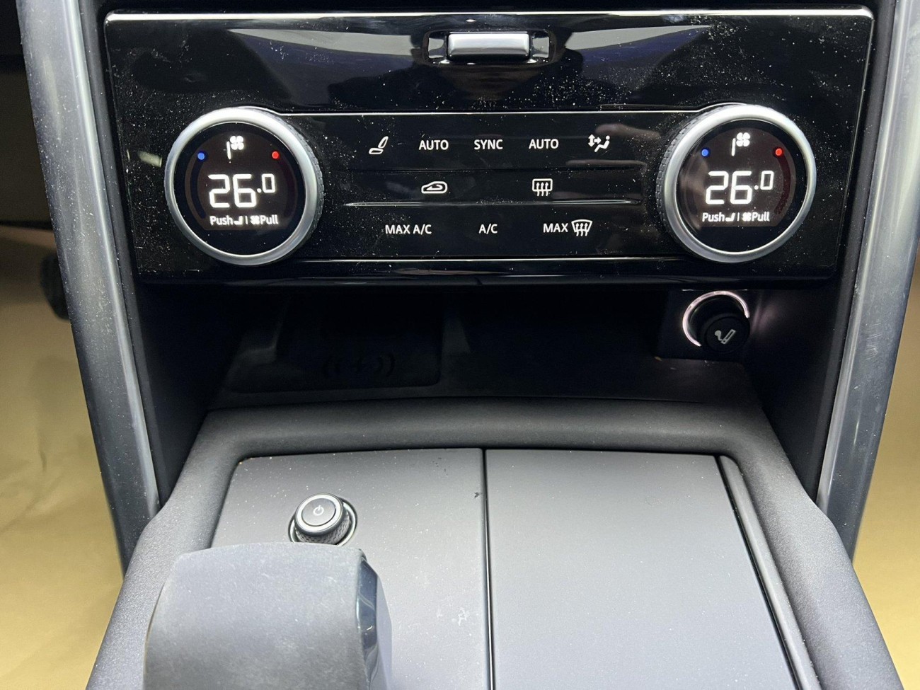 Land Rover Discovery 2024