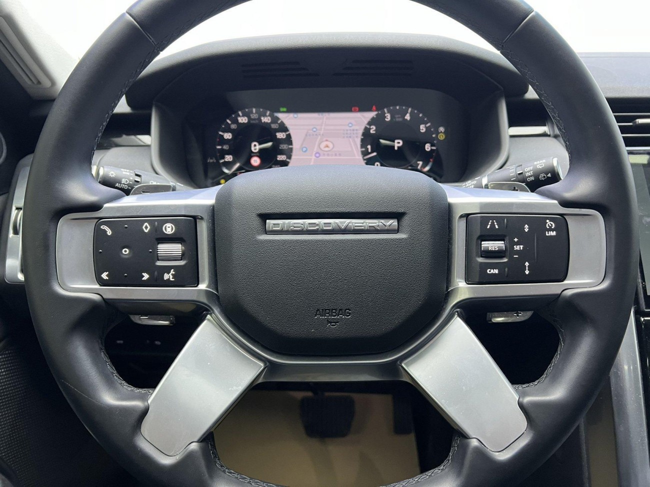 Land Rover Discovery 2024
