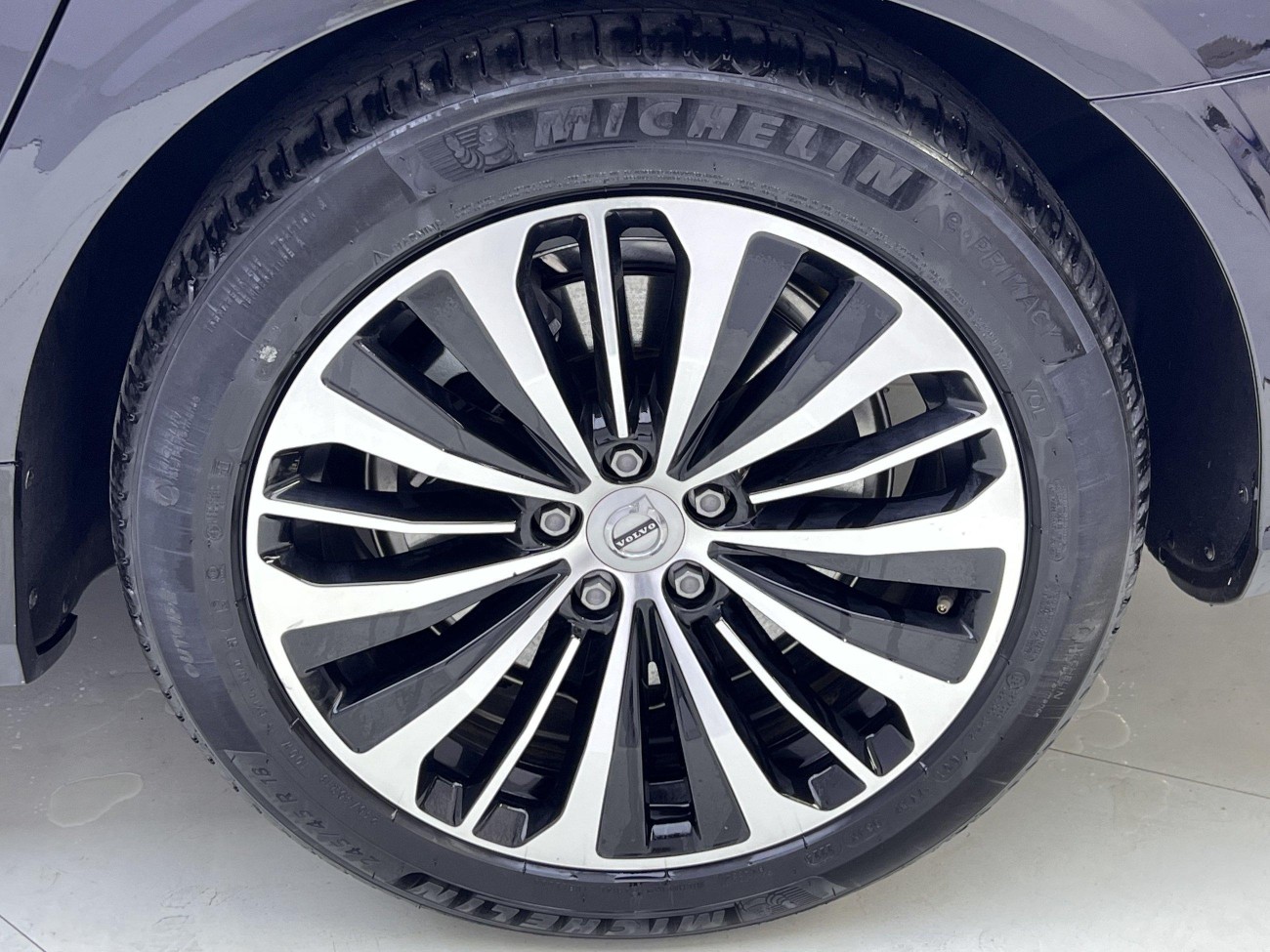 Volvo S90 2025