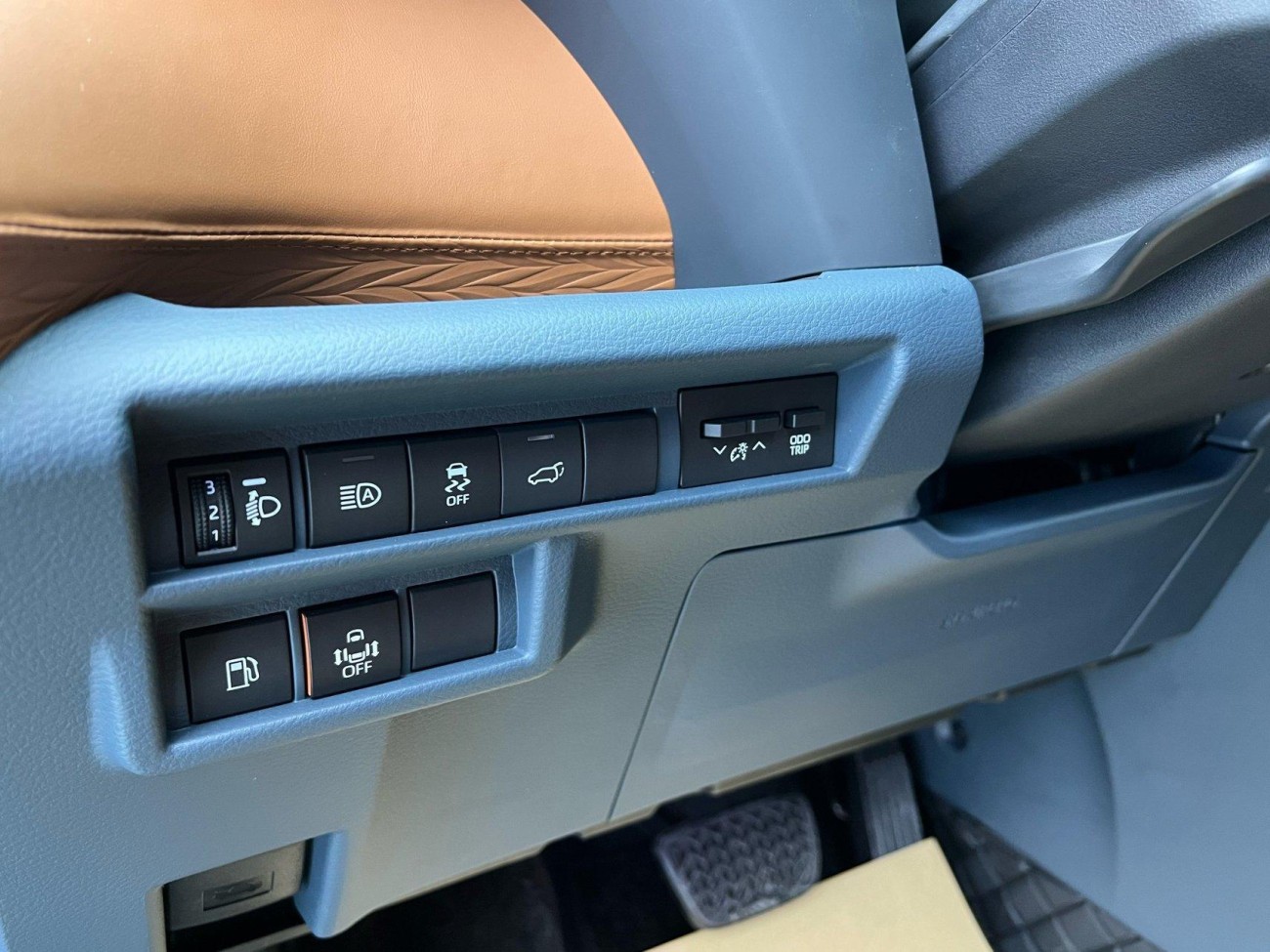Toyota Granvia 2024
