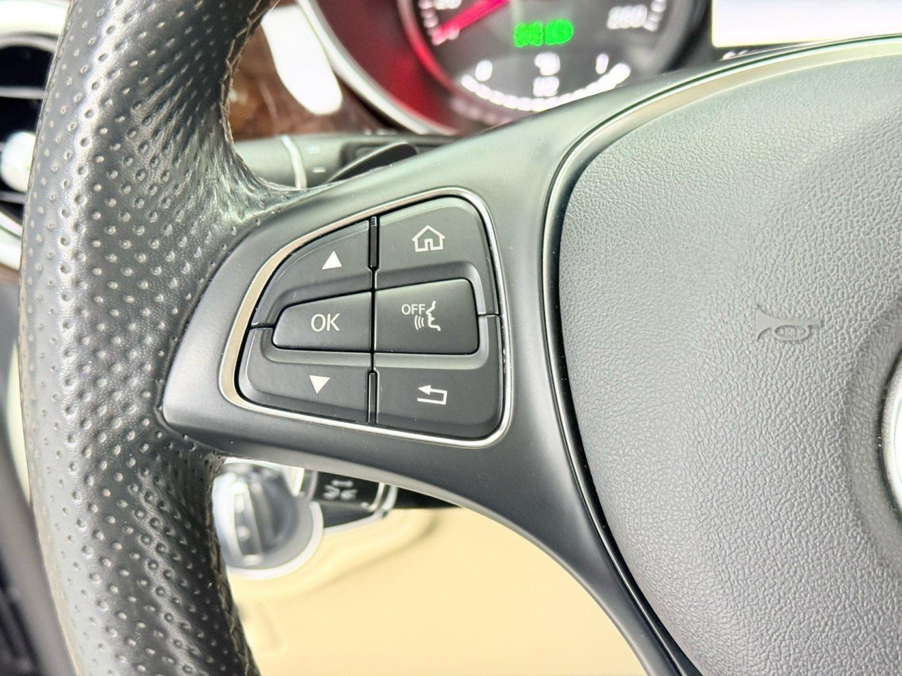 Mercedes-Benz 2022