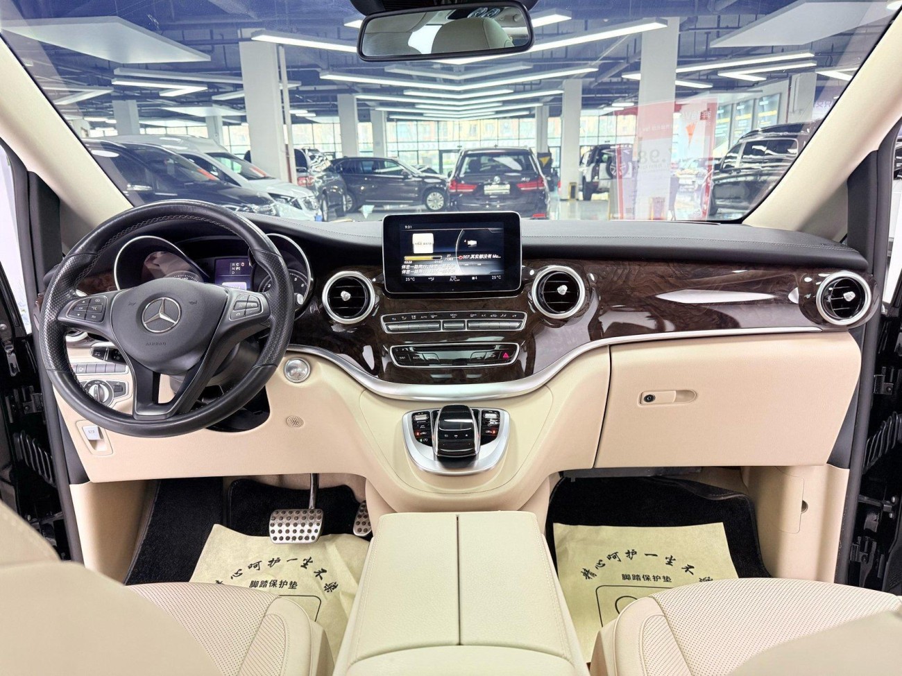Mercedes-Benz 2022