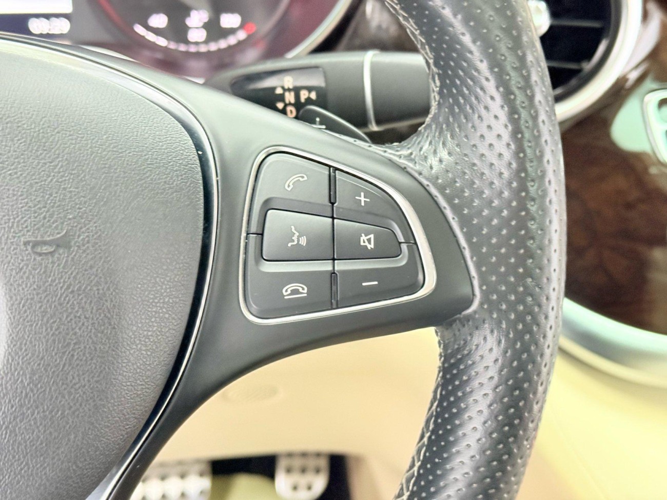Mercedes-Benz 2022