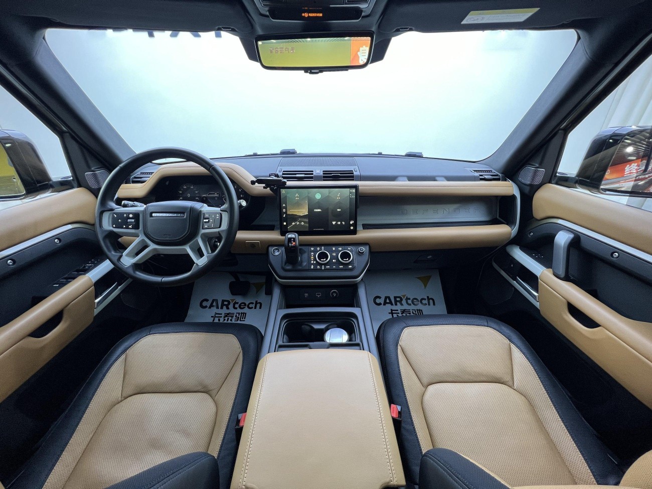 Land Rover Defender 2024
