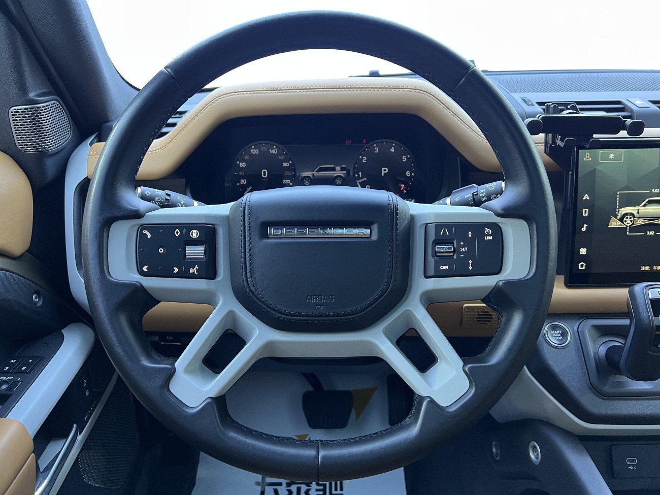 Land Rover Defender 2024