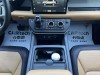 Land Rover Defender 2024