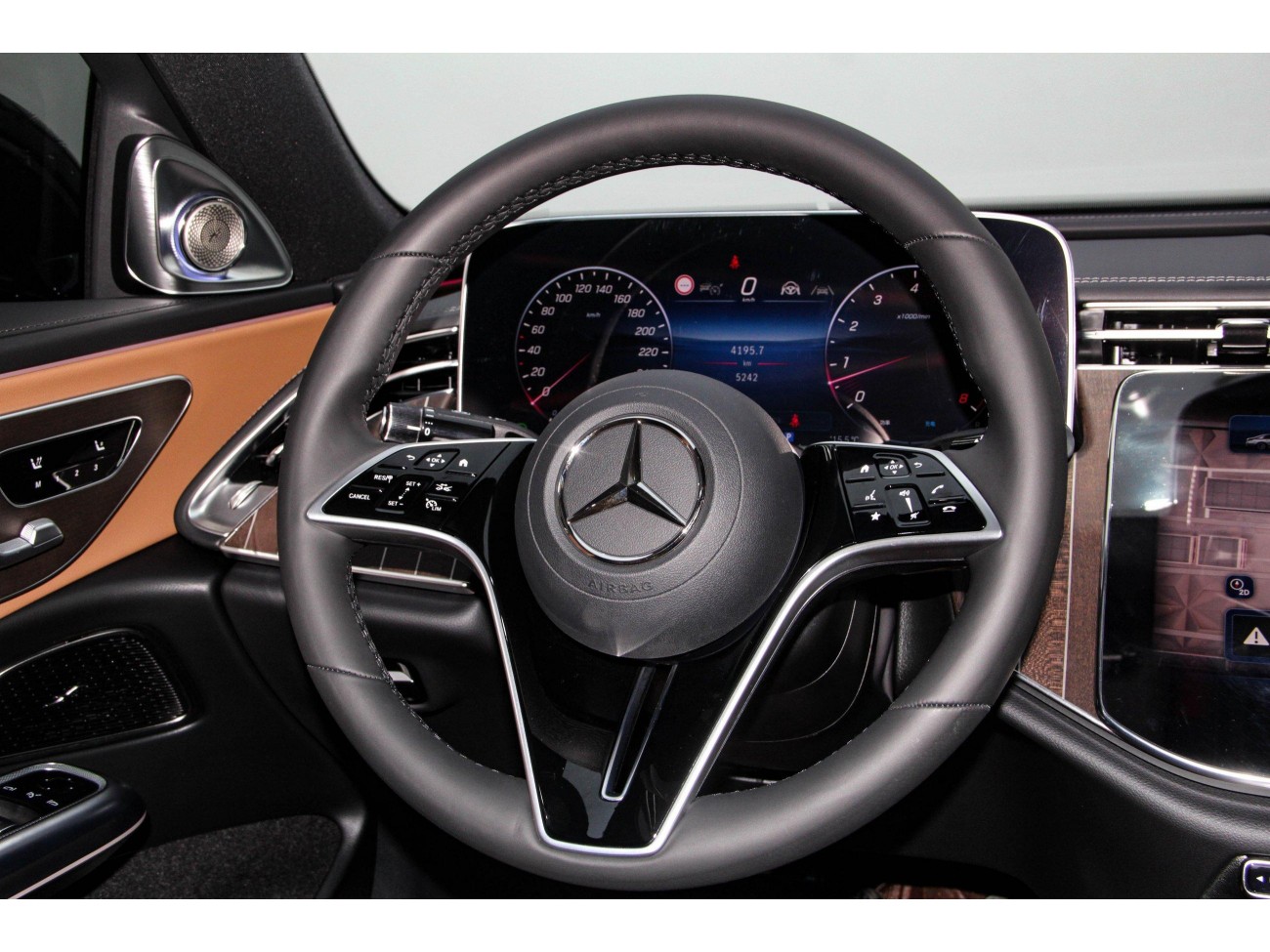 Mercedes-Benz E 300 L 2025