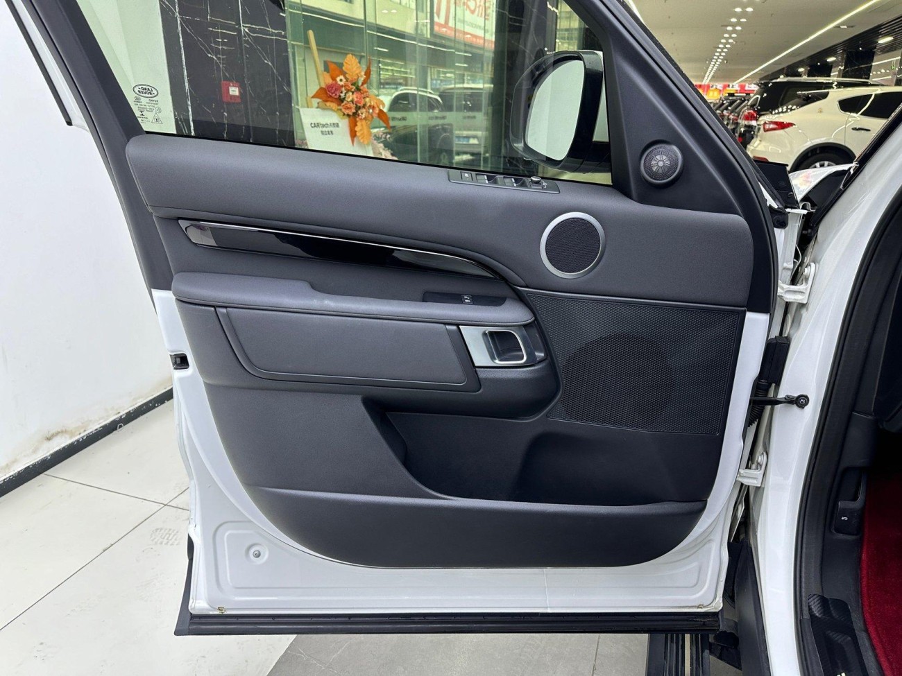 Land Rover Discovery 2019