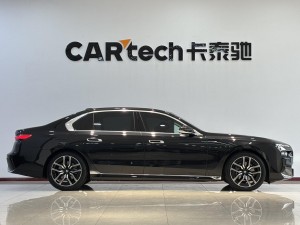BMW 735Li 2025
