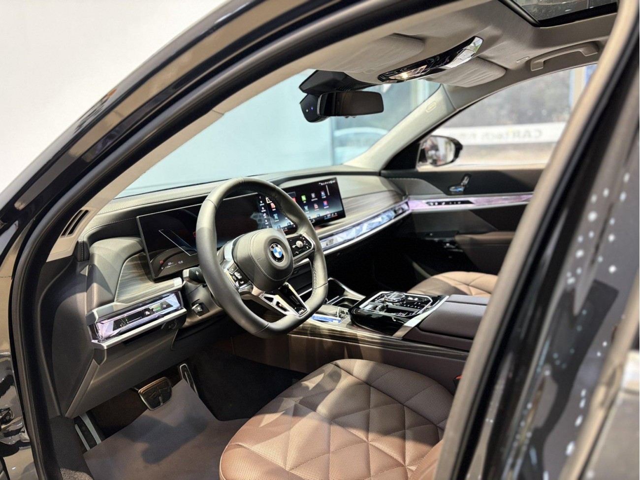 BMW 735Li 2025