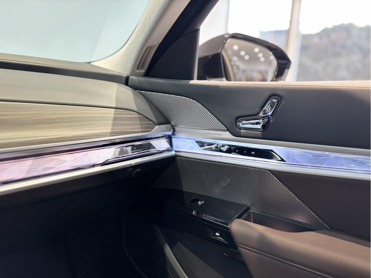 BMW 735Li 2025