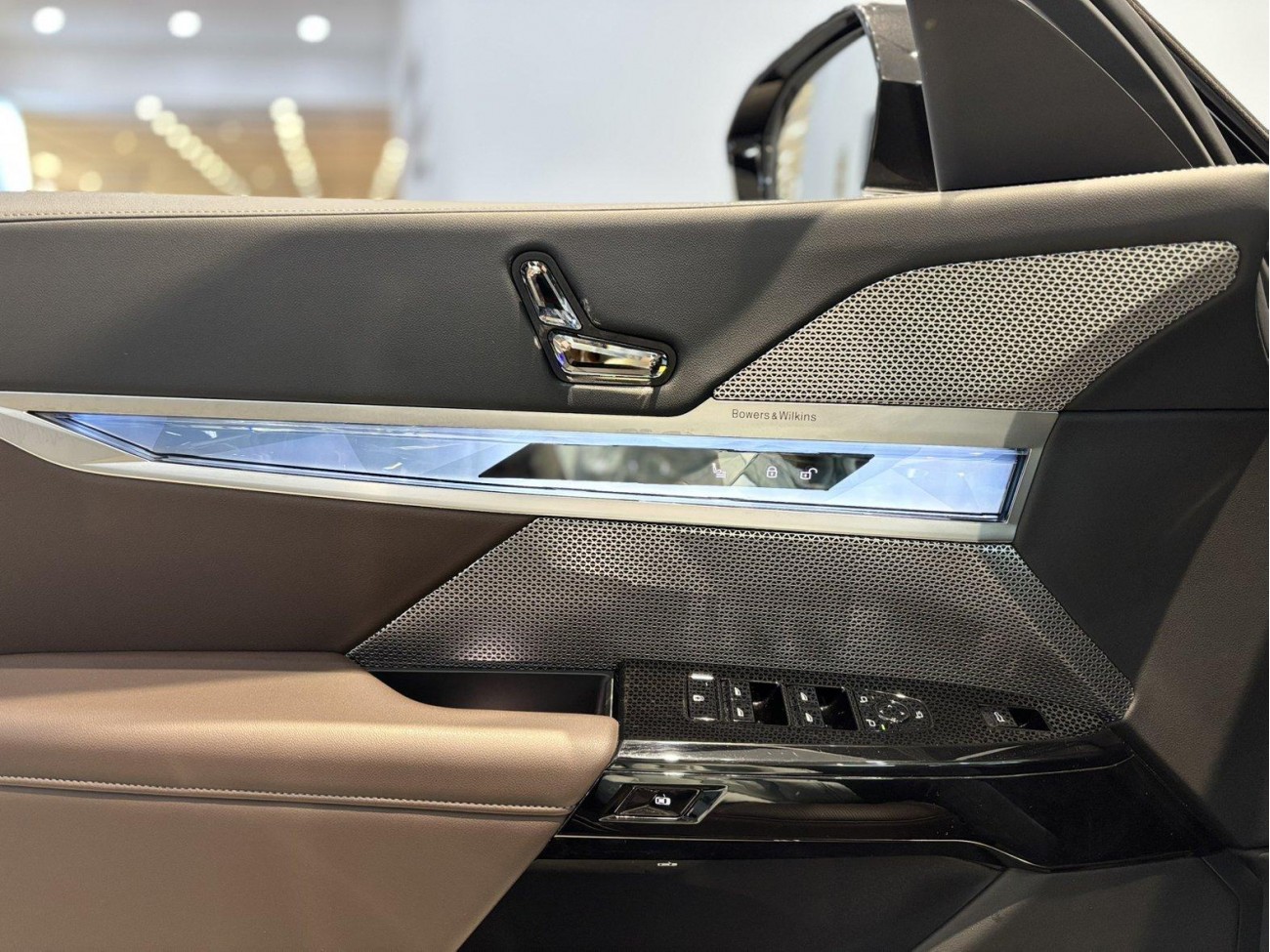 BMW 735Li 2025