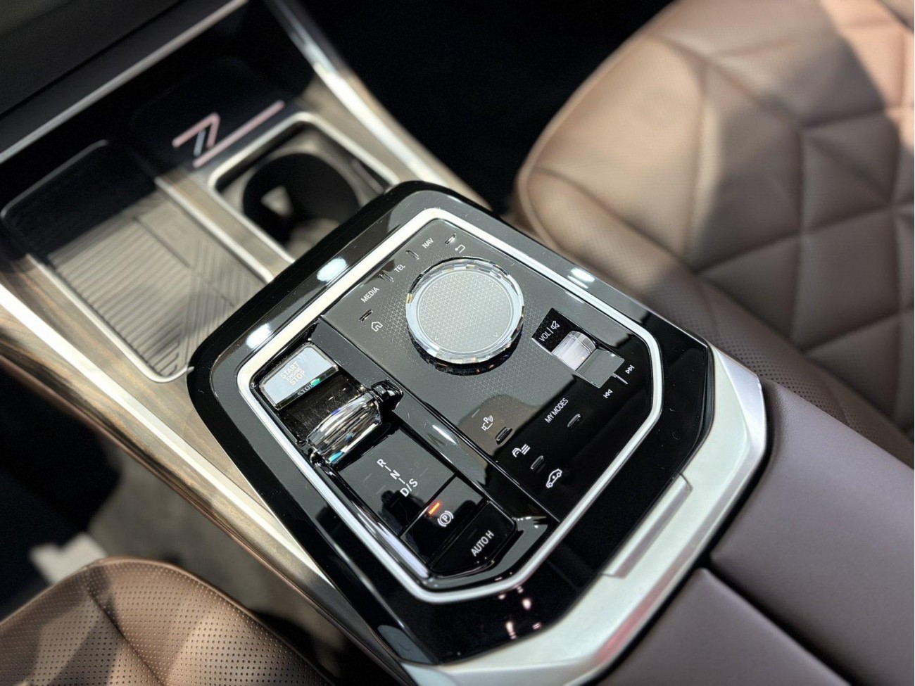 BMW 735Li 2025