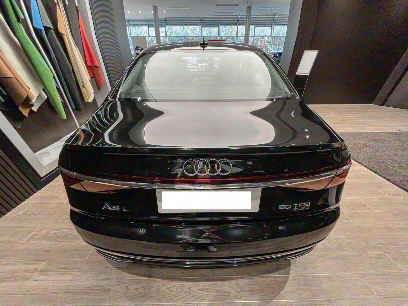 Audi A8L 50 TFSI 2025