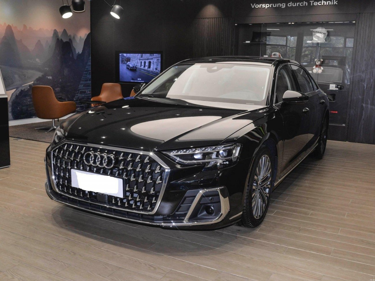 Audi A8L 50 TFSI 2025