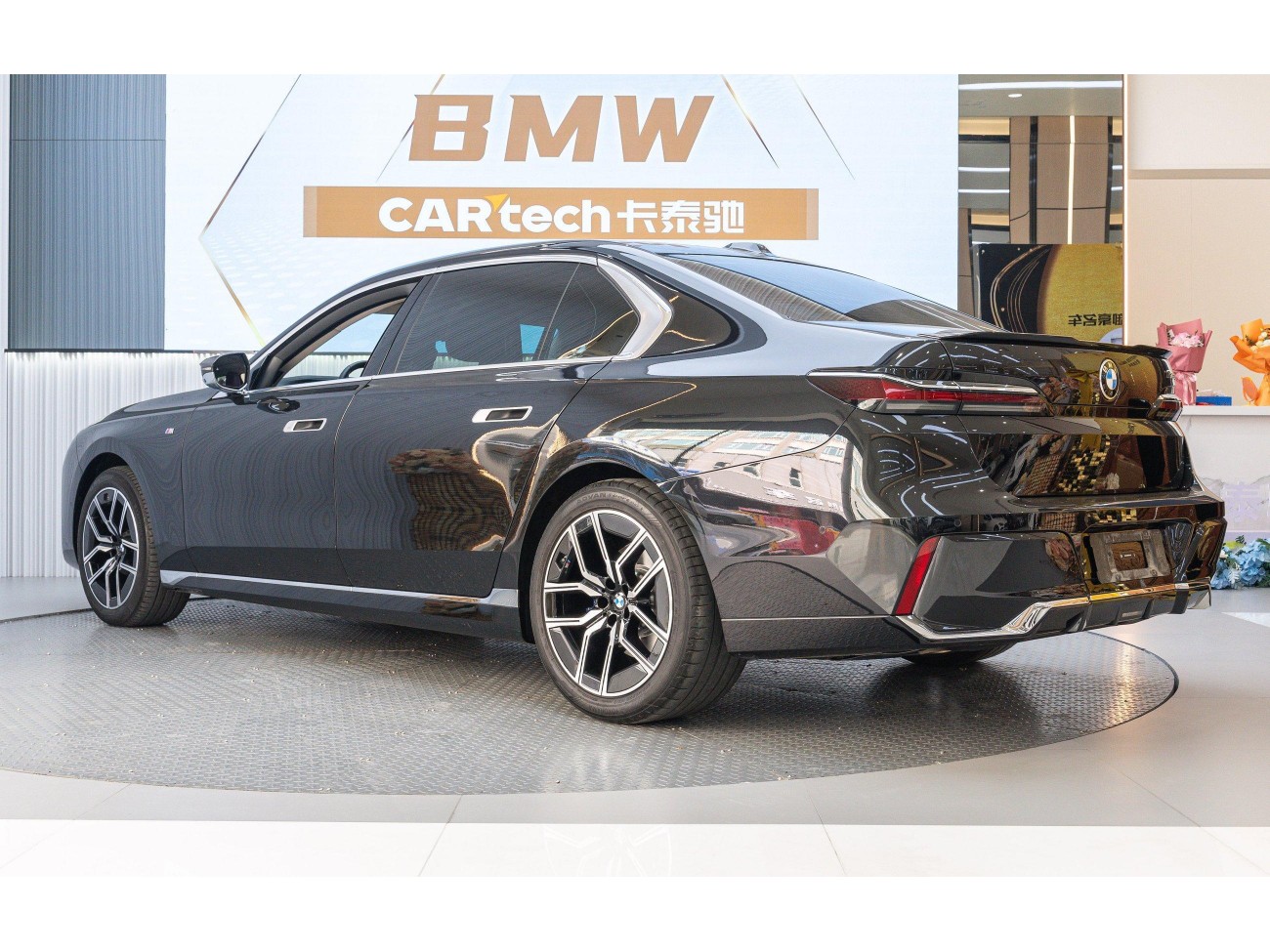 BMW 735Li 2024