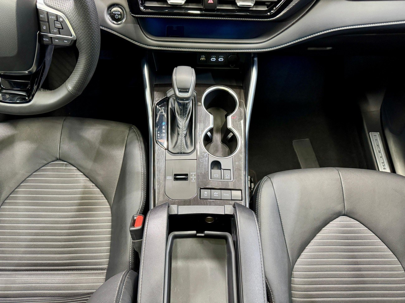 Toyota Crown 2023