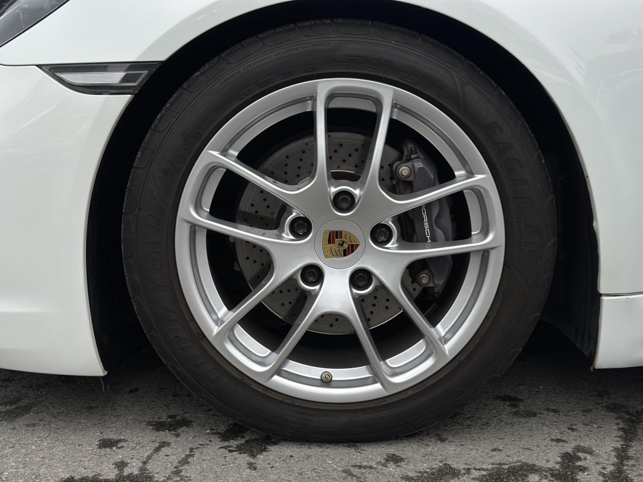 Porsche Cayman 2022