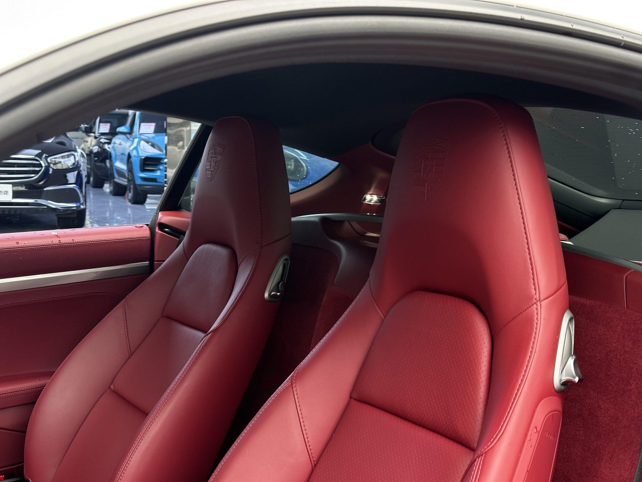 Porsche Cayman 2022