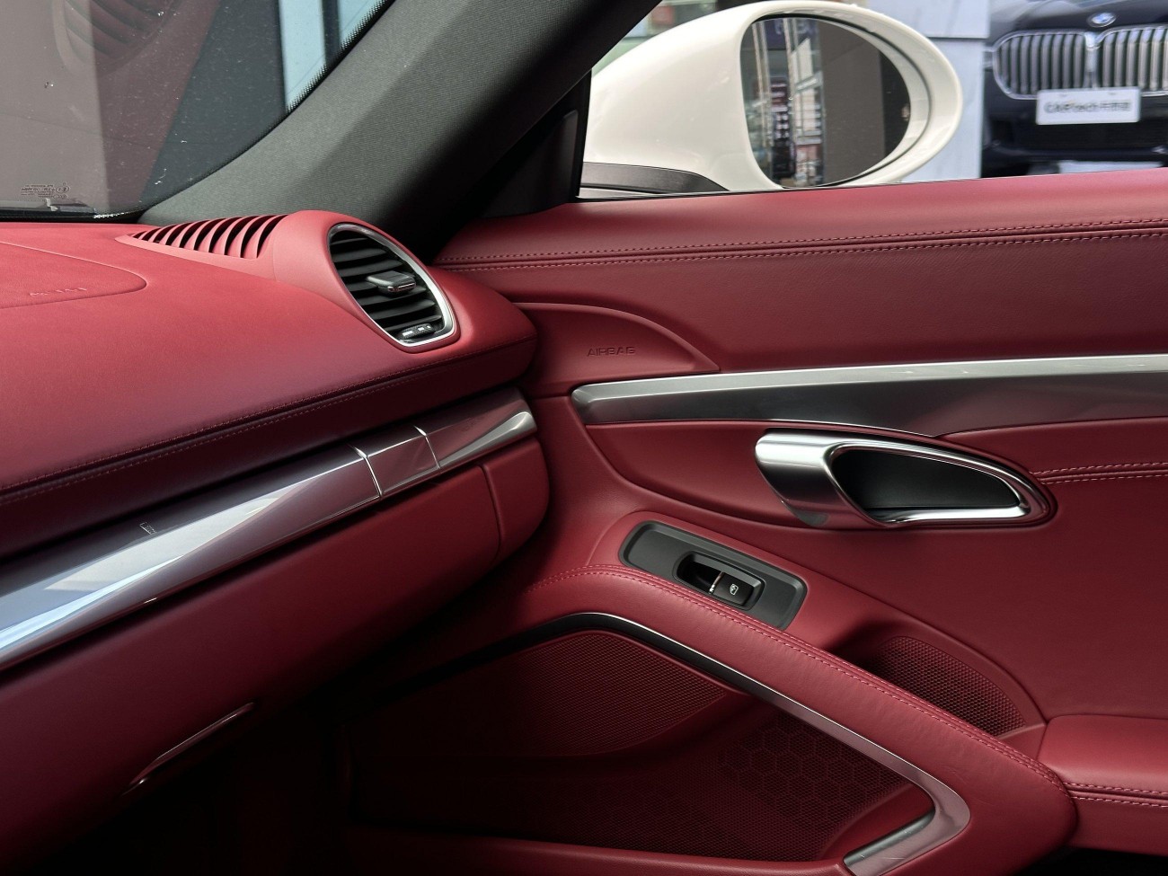 Porsche Cayman 2022