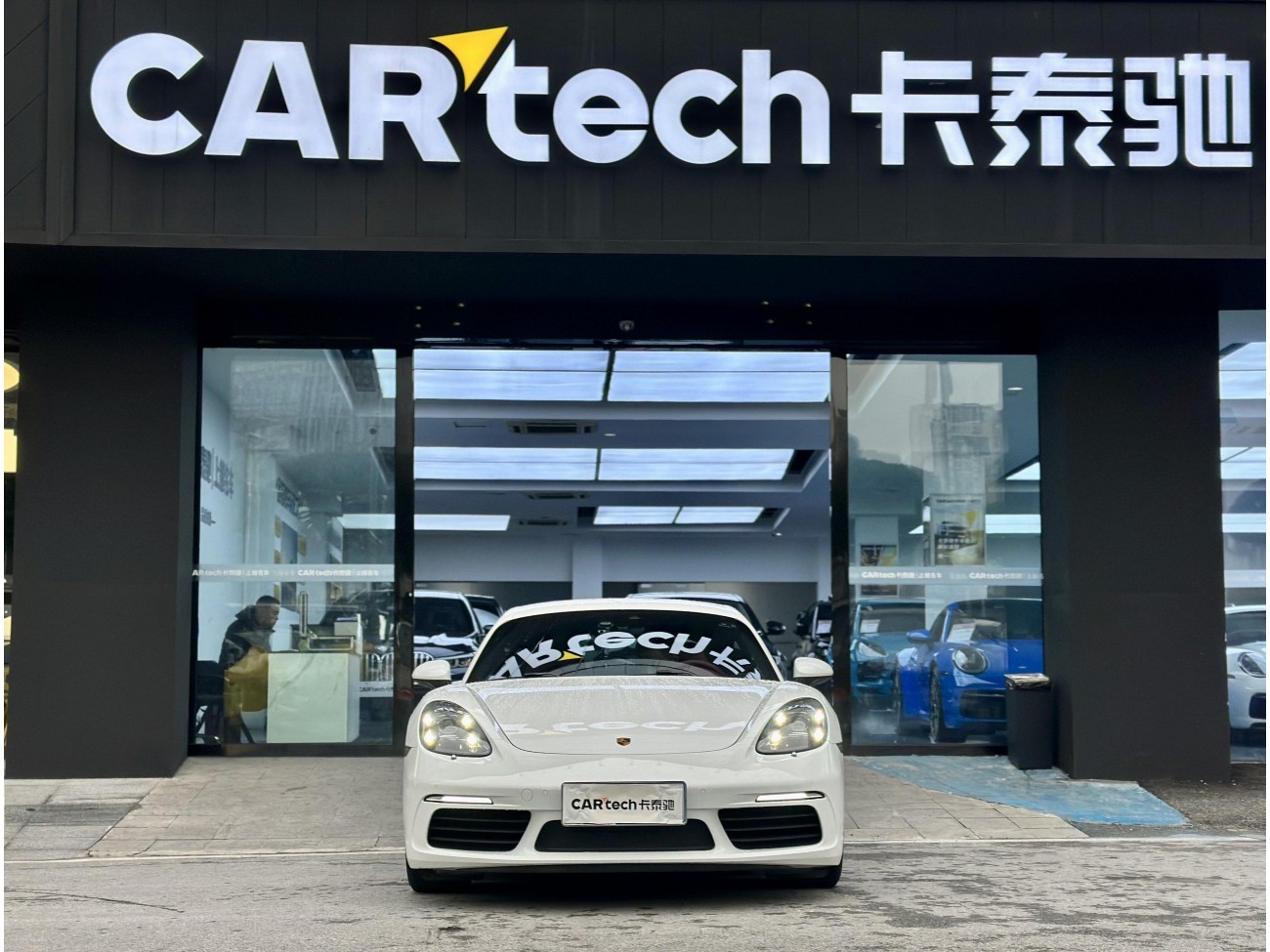 Porsche Cayman 2022