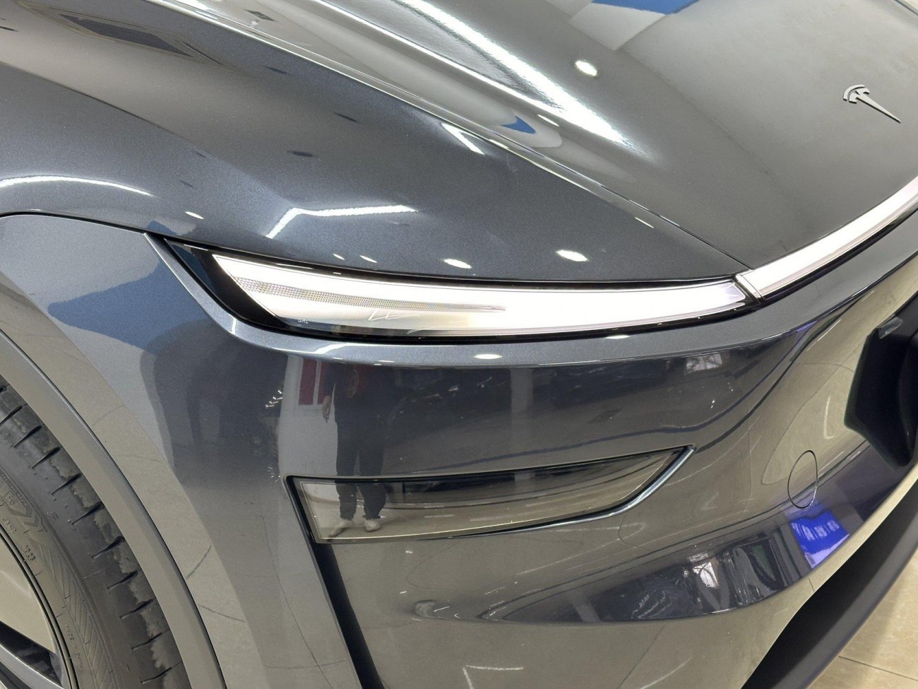 Tesla Model Y 2025