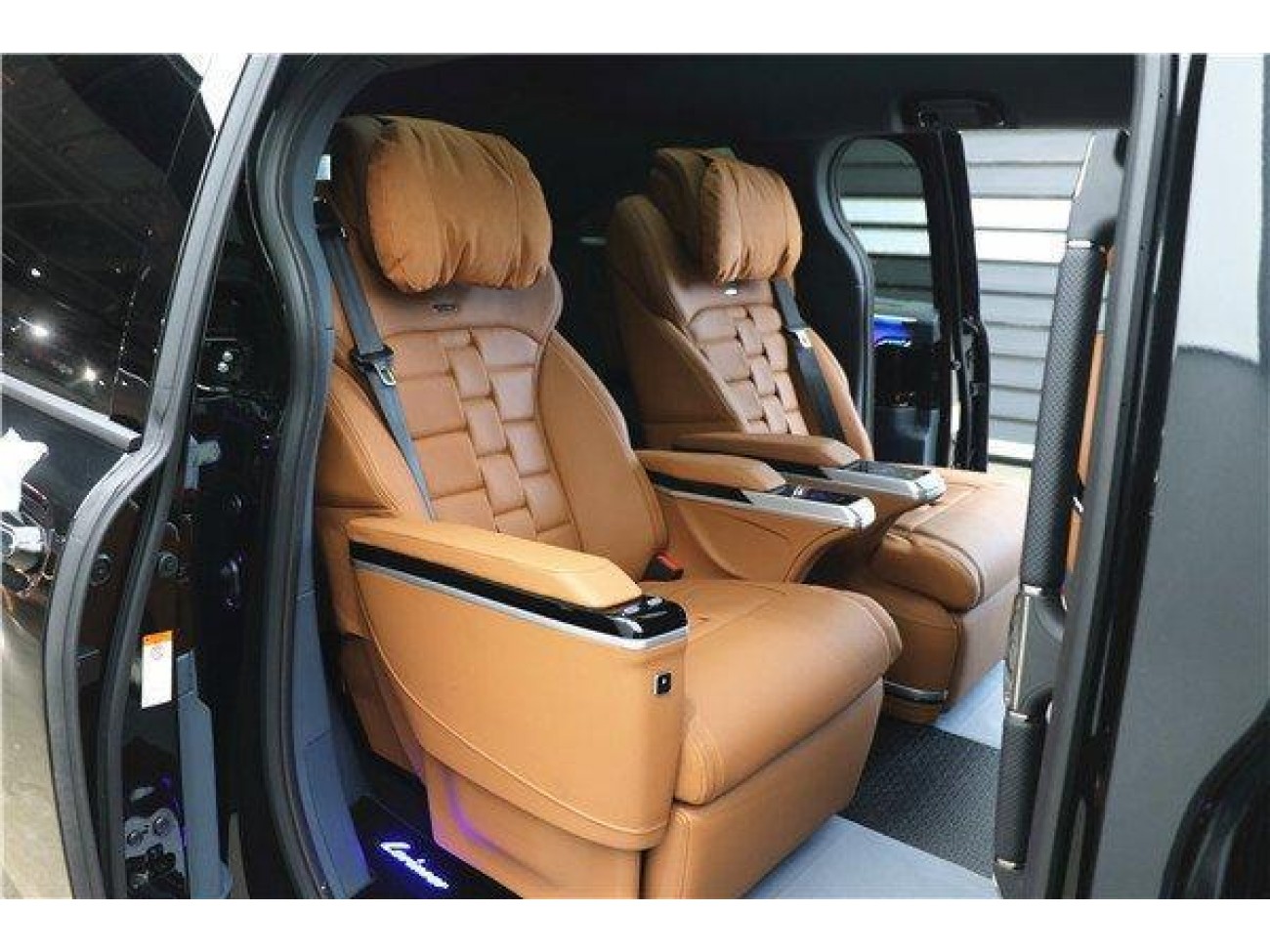 Toyota Granvia 2025