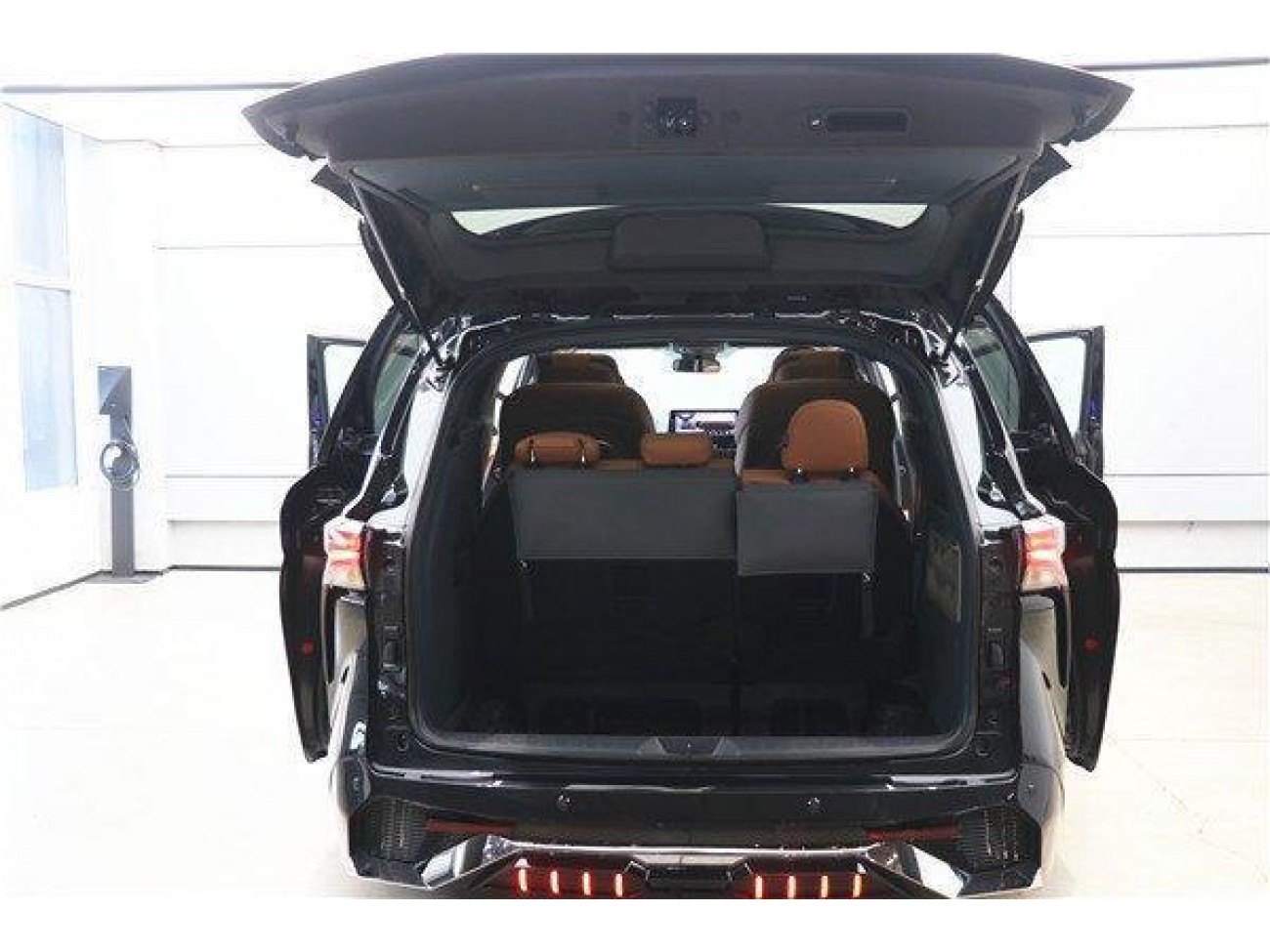 Toyota Granvia 2025