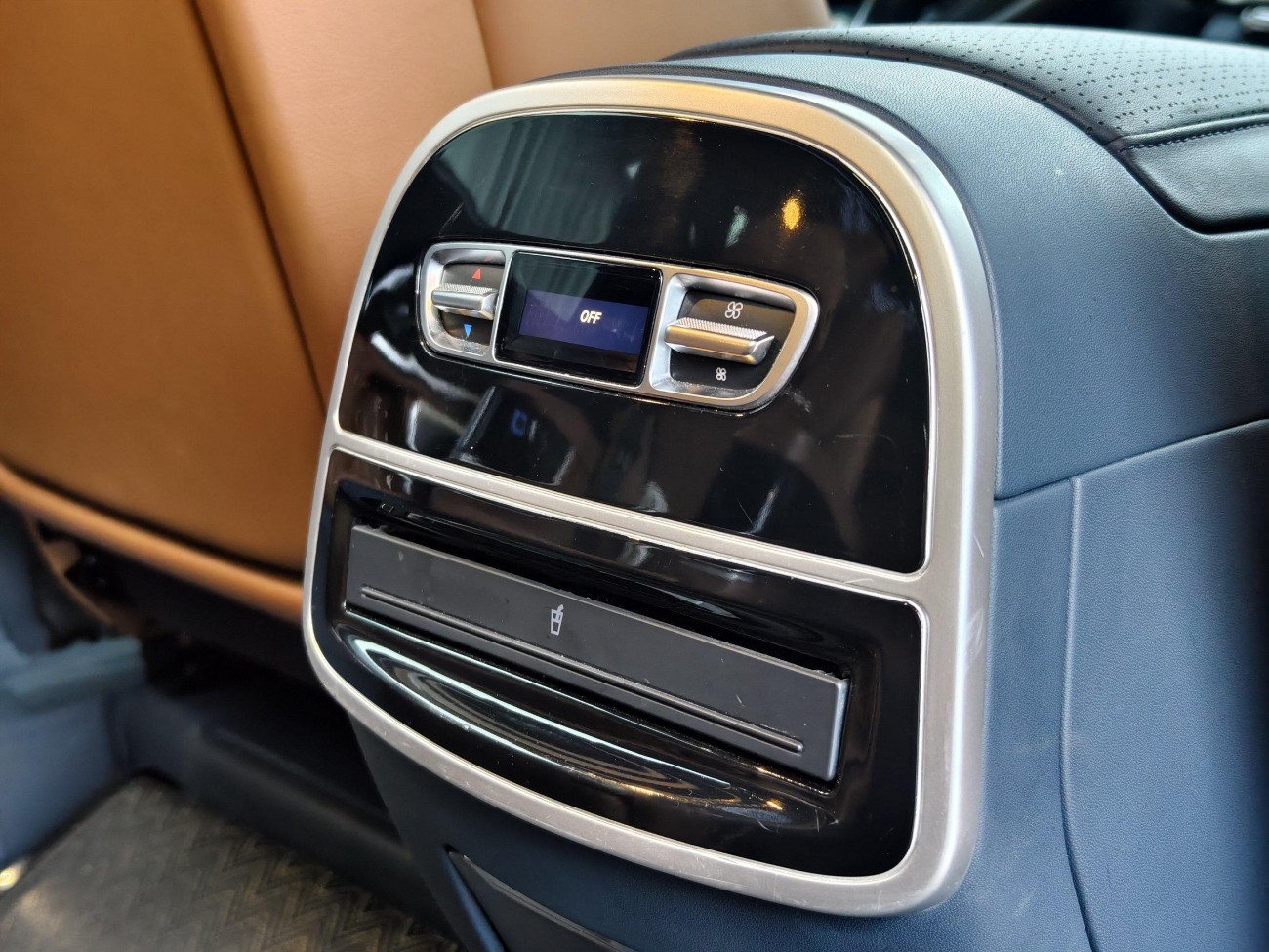 Mercedes-Benz V260L 2023