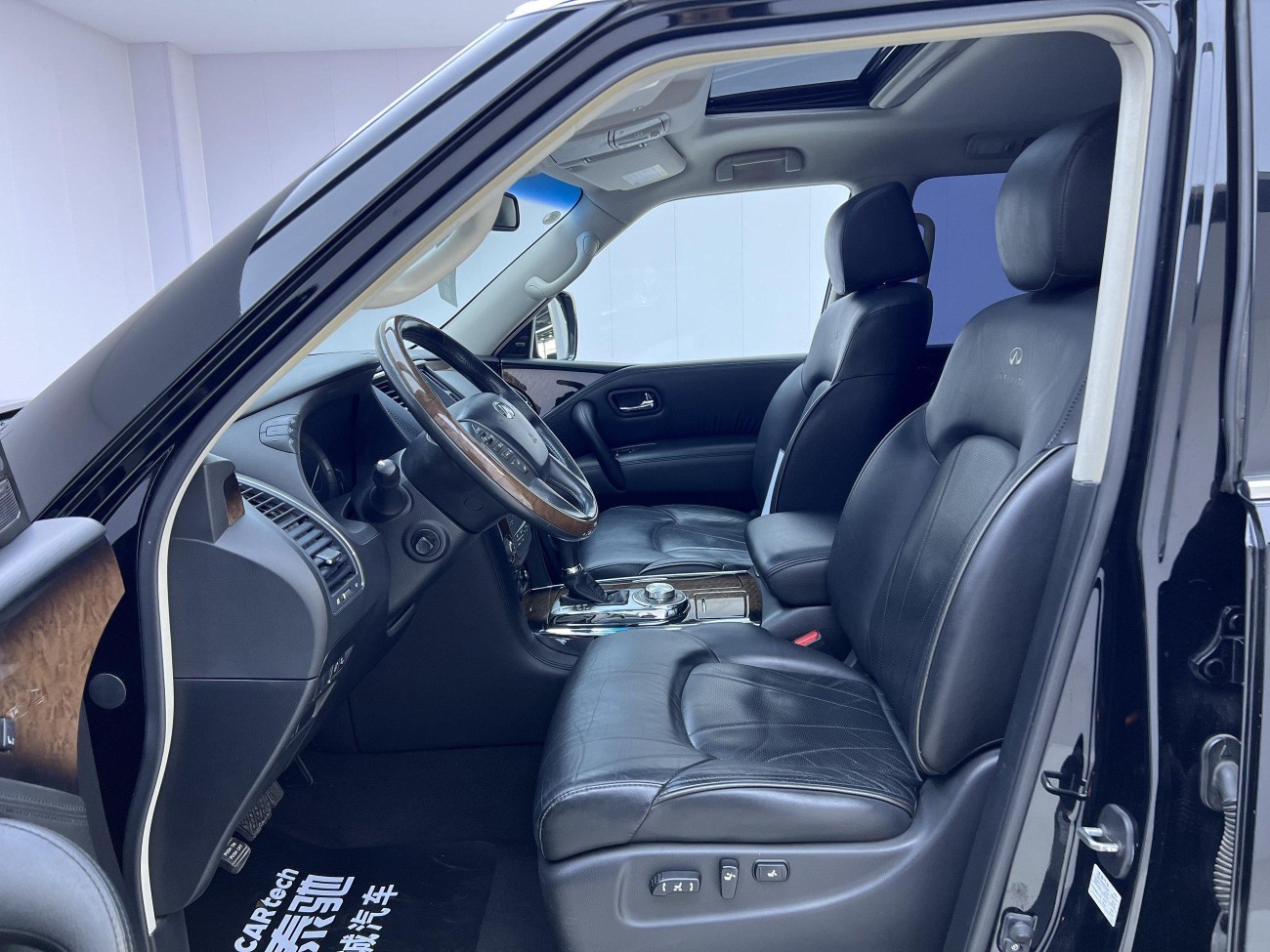 Infiniti QX80 2015