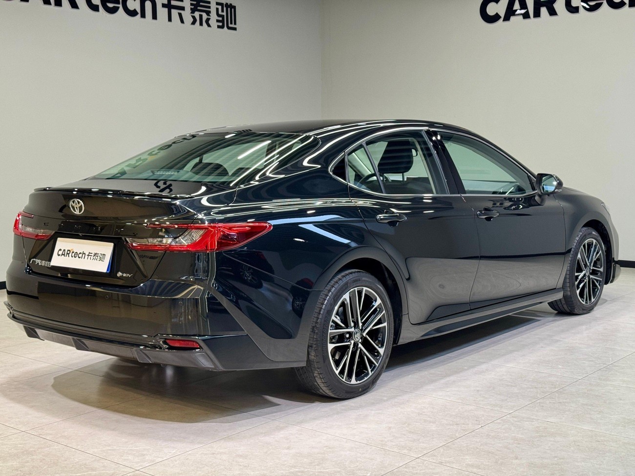 Toyota Camry 2025
