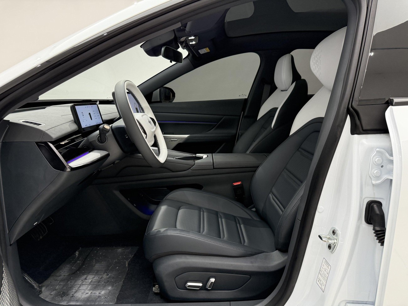 Dongfeng eπ007 2025