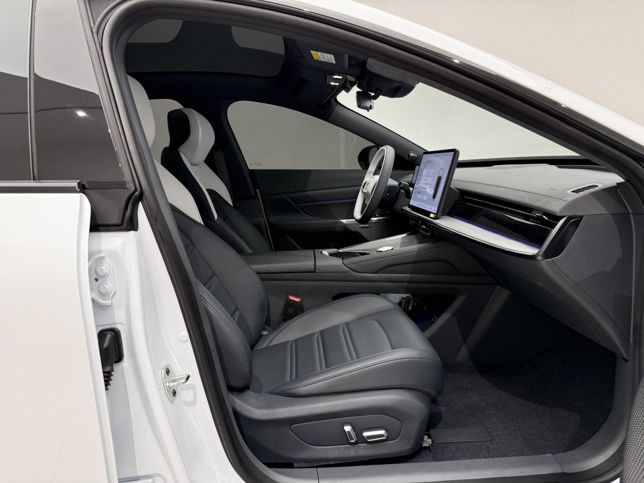 Dongfeng eπ007 2025