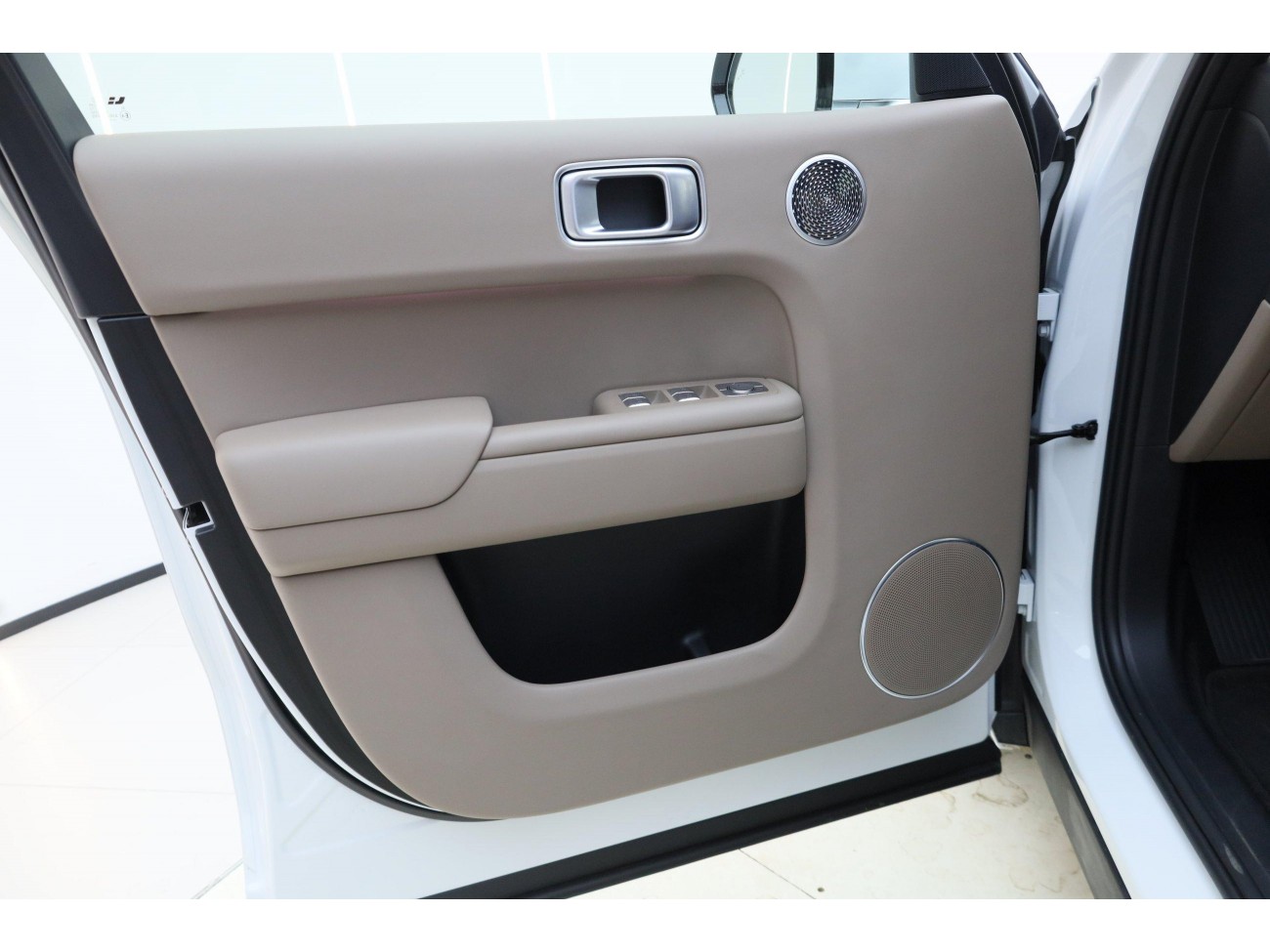 Li Auto L8 2025