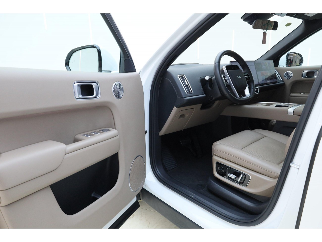 Li Auto L8 2025