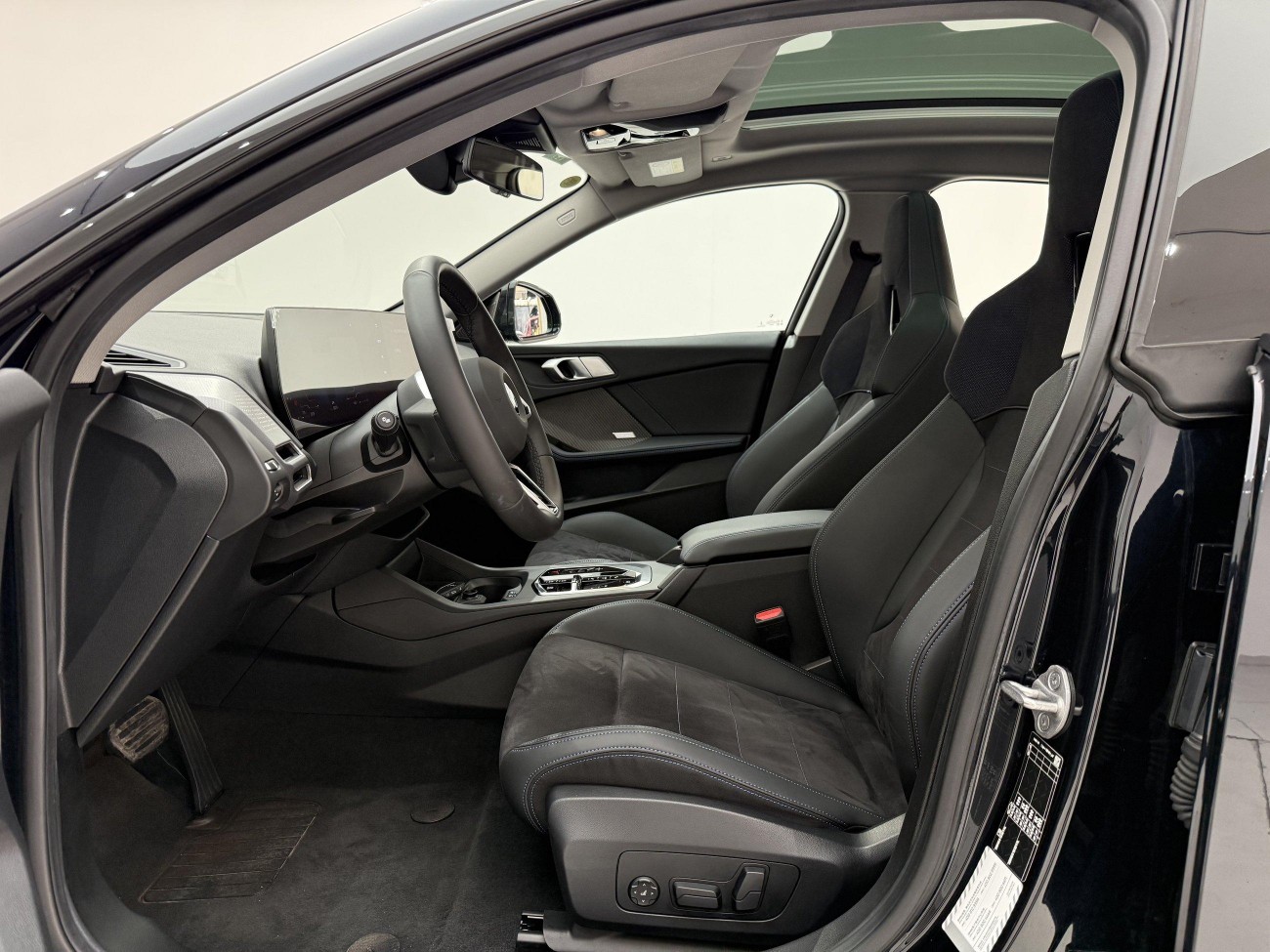 BMW 225L 2025