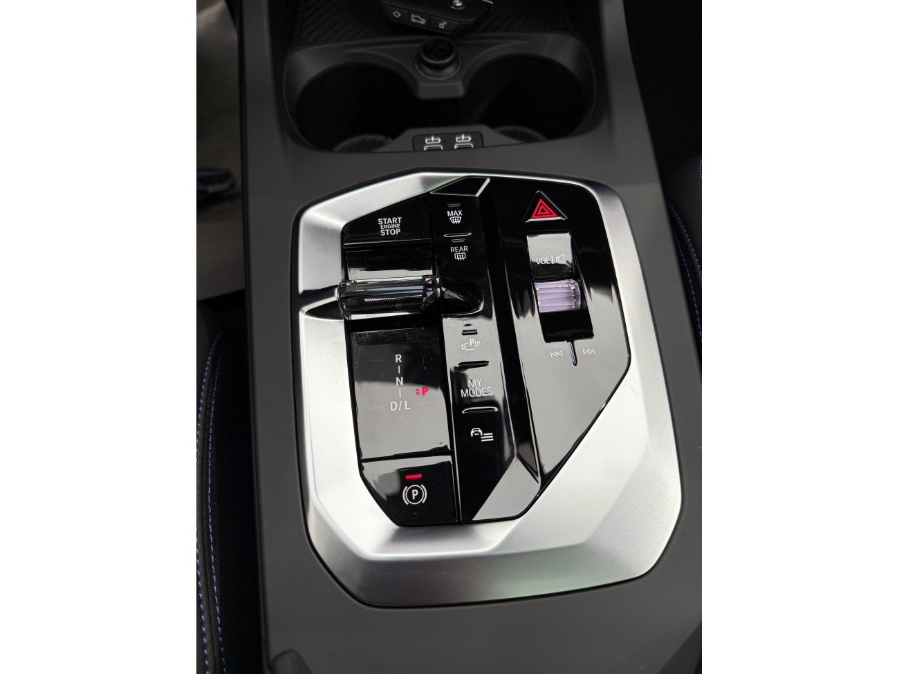 BMW 225L 2025