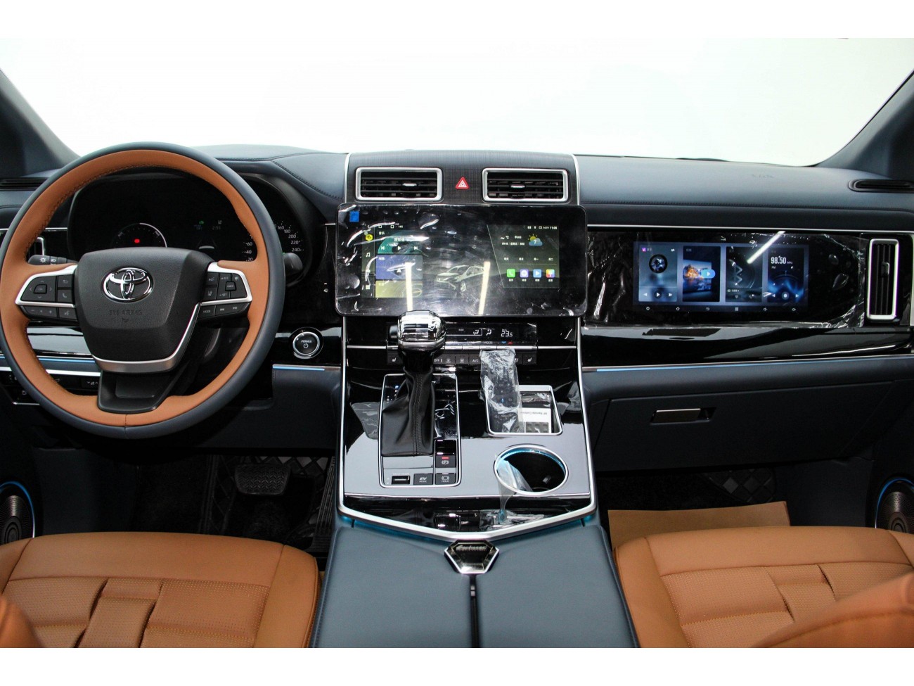 Toyota Granvia 2025