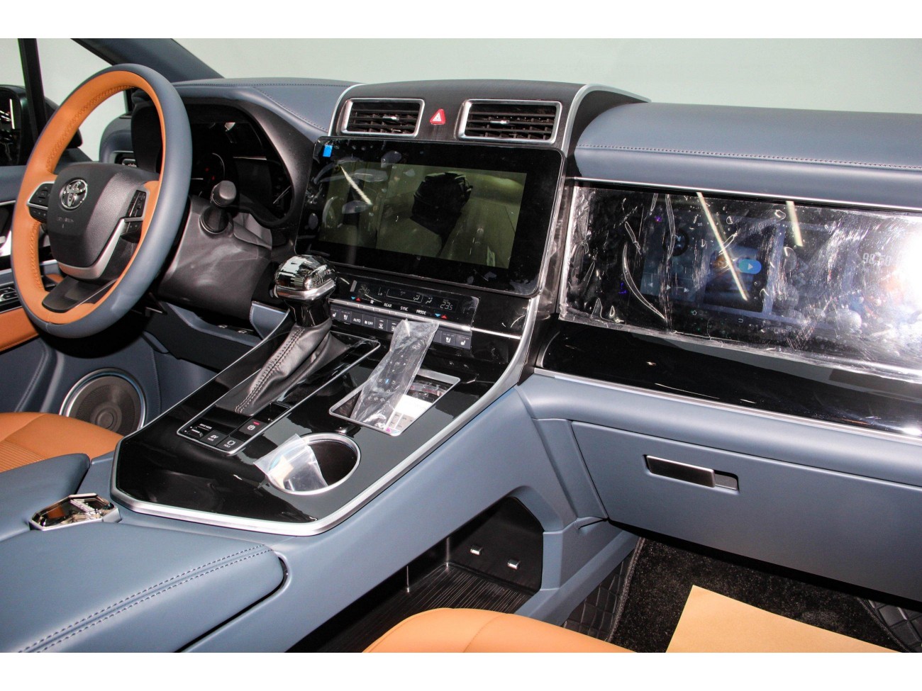 Toyota Granvia 2025